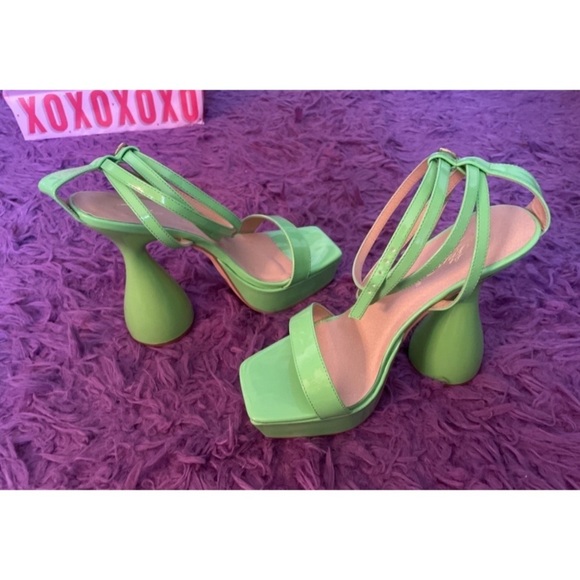 GREEN PATENT PLATFORM CHUNKY BLOCK HEEL WITH ANKLE STRAP - Picture 4 of 6